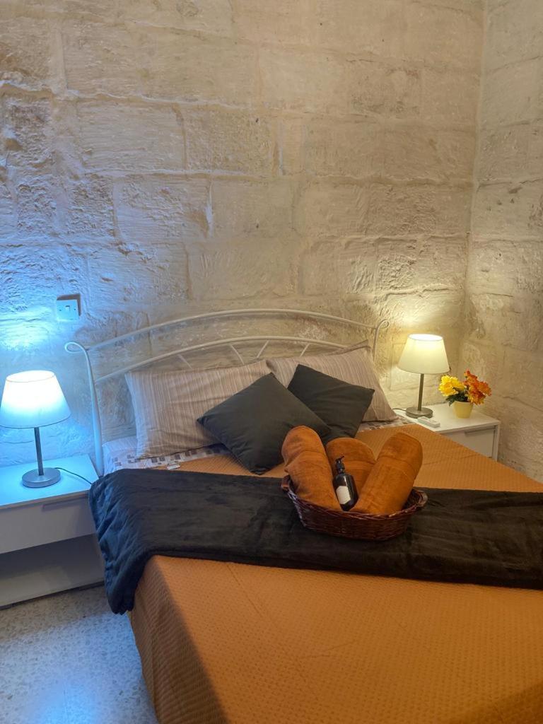 Charming Central Townhouse In Sliema Steps From Promenade And Sliema Ferry Apartment Exterior photo