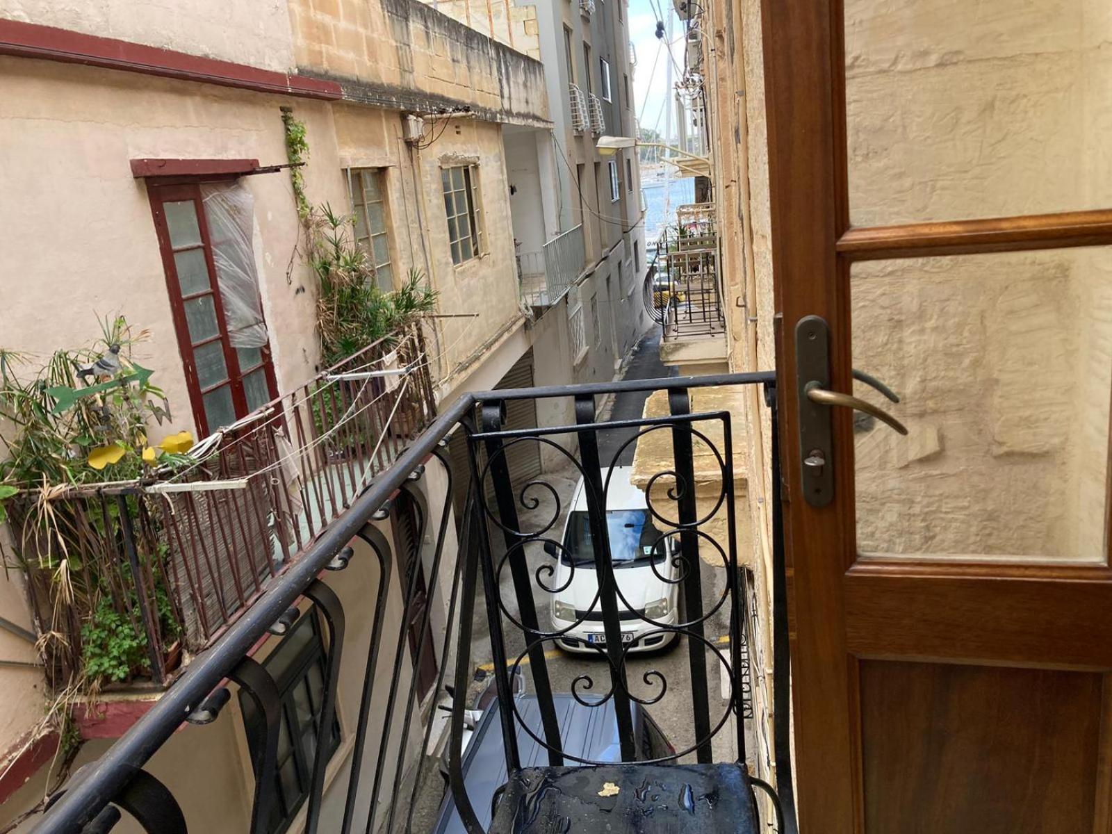 Charming Central Townhouse In Sliema Steps From Promenade And Sliema Ferry Apartment Exterior photo