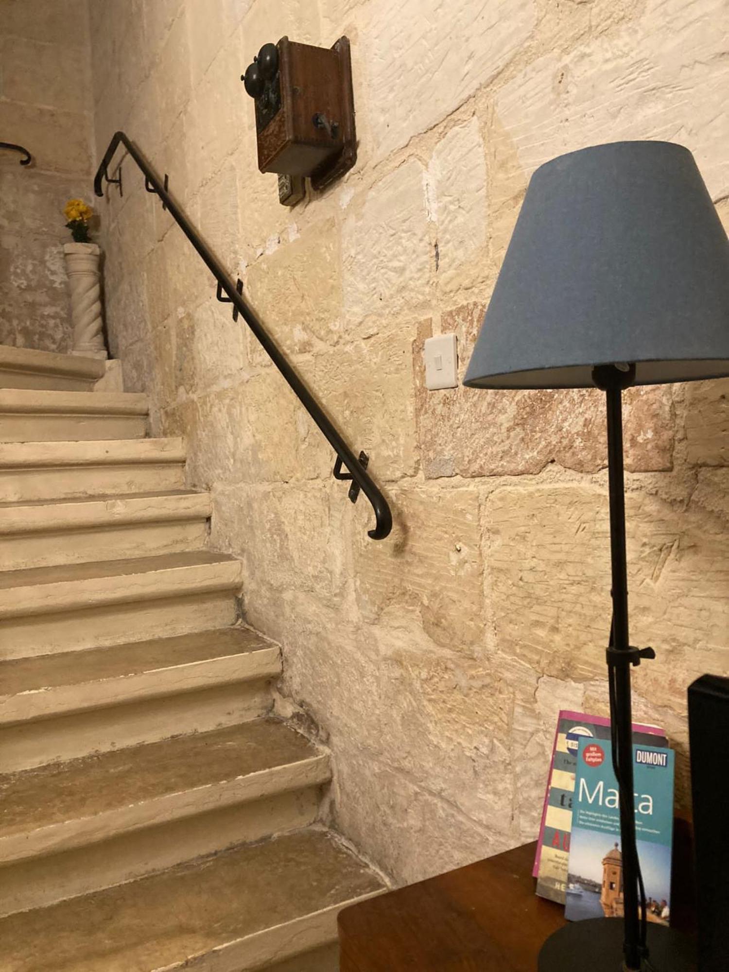 Charming Central Townhouse In Sliema Steps From Promenade And Sliema Ferry Apartment Exterior photo