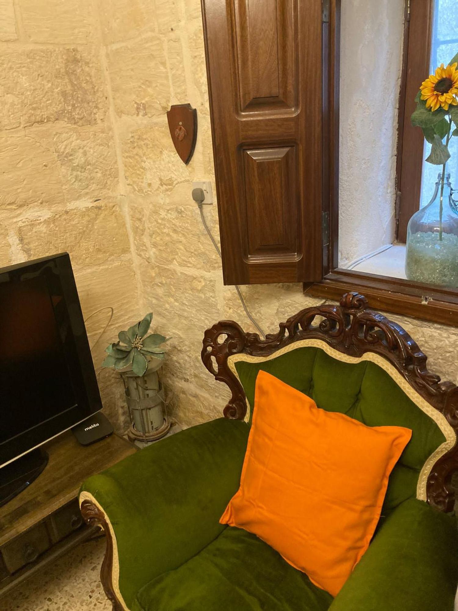 Charming Central Townhouse In Sliema Steps From Promenade And Sliema Ferry Apartment Exterior photo